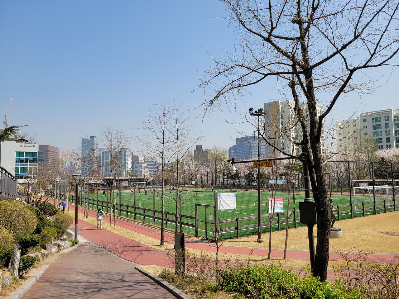 施压